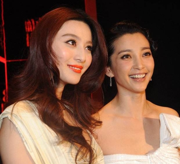 蜜桃电影 永远地典当给了那个光影世界