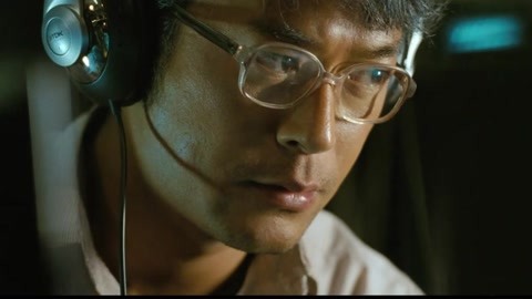 电酱的观察日记 微小而持久的察日短路火花海报